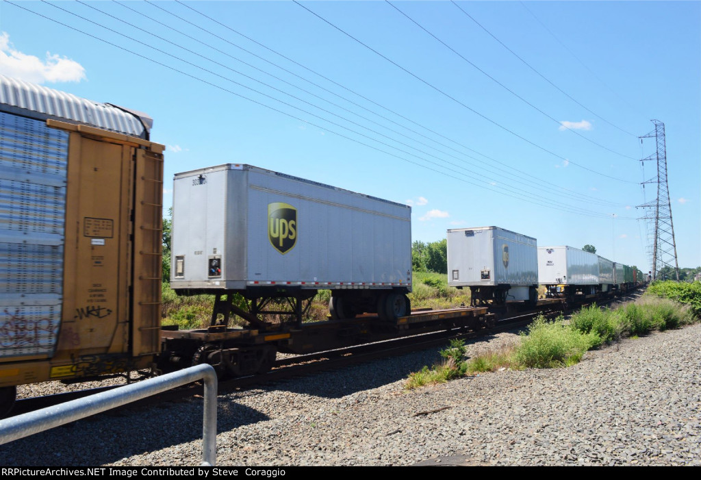 28 Ft UPS "Pup Trailer on TTAX 555029